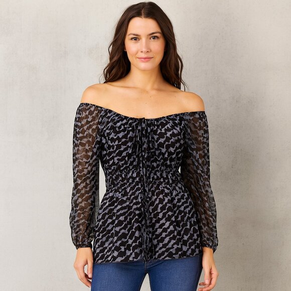 Karen Kane Tops - Karen Kane Gray and Black Geometric Print Top - Size Medium